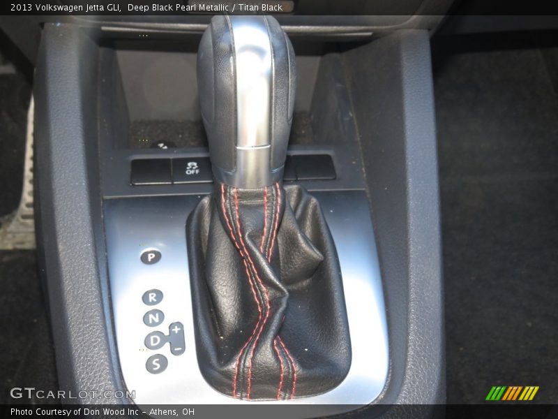 Deep Black Pearl Metallic / Titan Black 2013 Volkswagen Jetta GLI