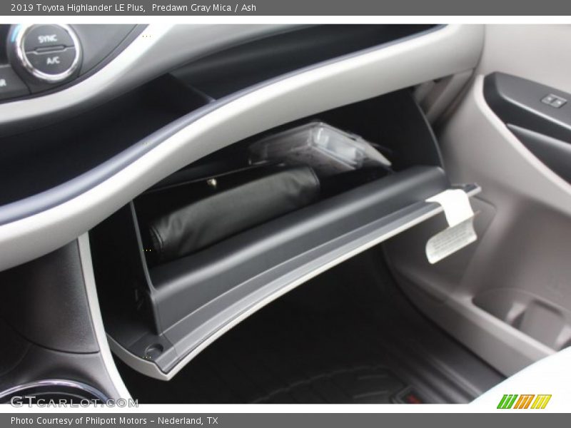 Predawn Gray Mica / Ash 2019 Toyota Highlander LE Plus