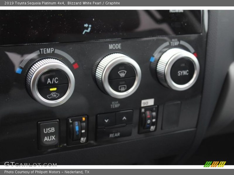 Blizzard White Pearl / Graphite 2019 Toyota Sequoia Platinum 4x4