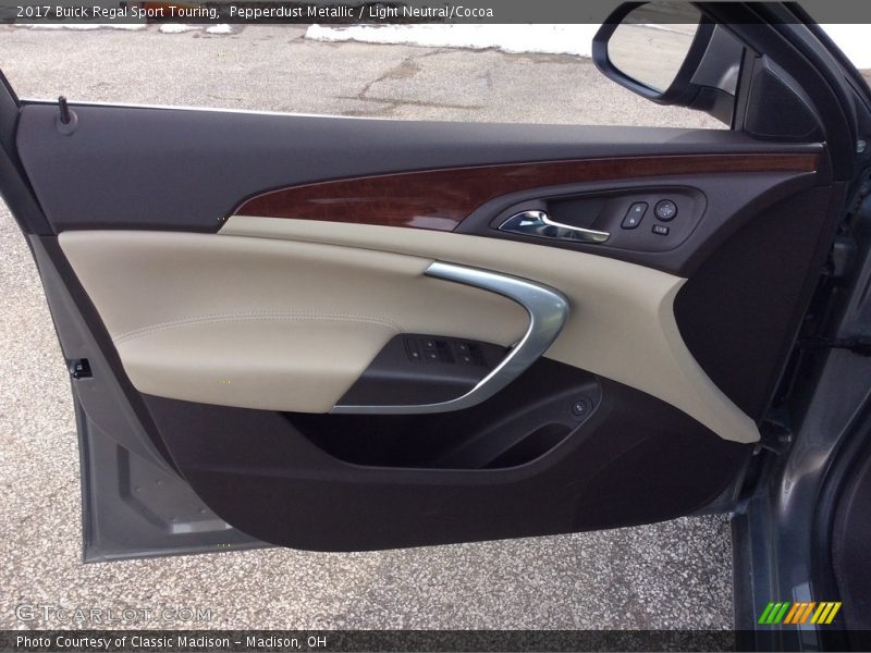 Pepperdust Metallic / Light Neutral/Cocoa 2017 Buick Regal Sport Touring