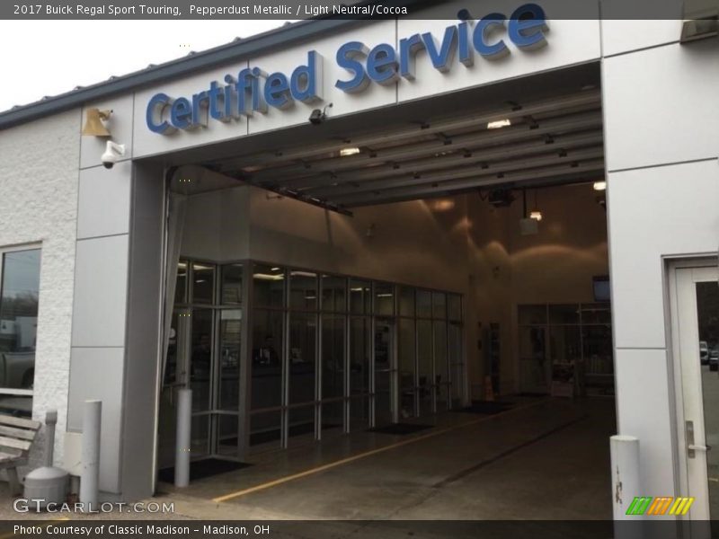 Pepperdust Metallic / Light Neutral/Cocoa 2017 Buick Regal Sport Touring
