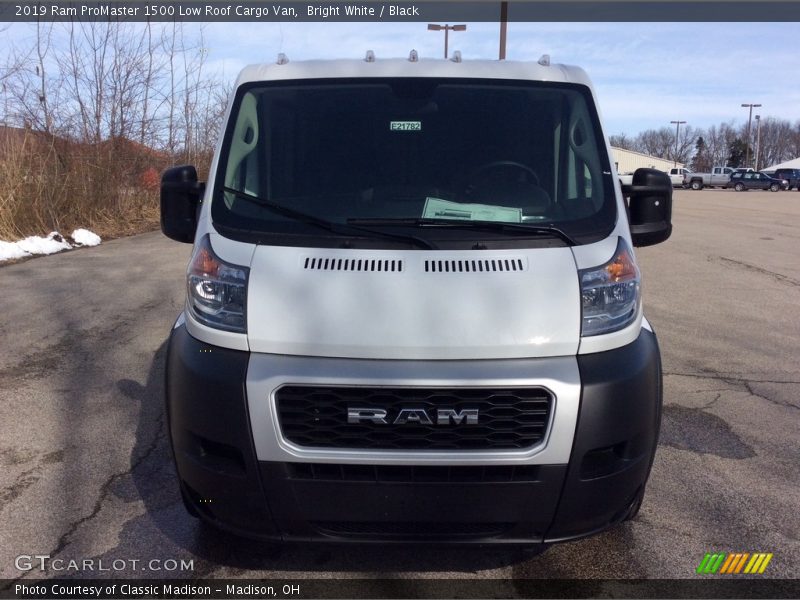 Bright White / Black 2019 Ram ProMaster 1500 Low Roof Cargo Van