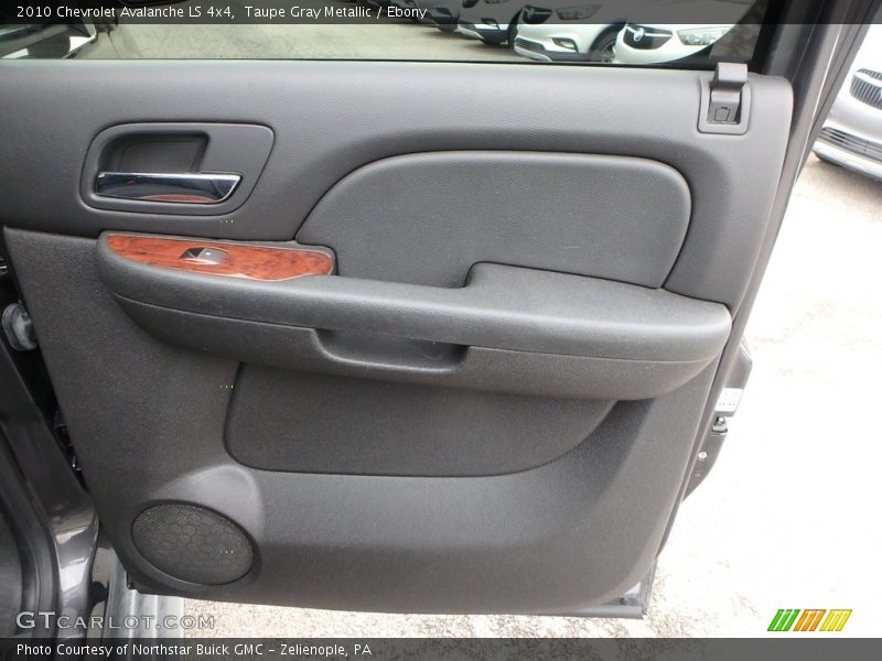 Taupe Gray Metallic / Ebony 2010 Chevrolet Avalanche LS 4x4