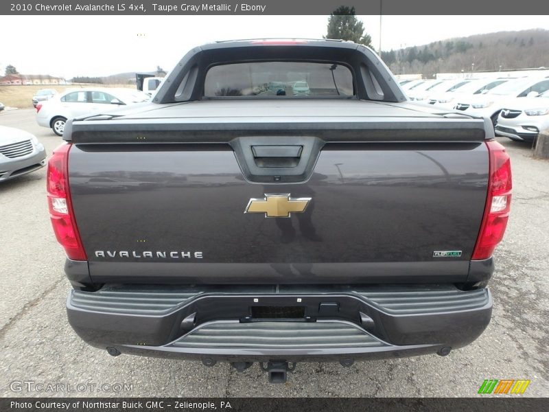 Taupe Gray Metallic / Ebony 2010 Chevrolet Avalanche LS 4x4