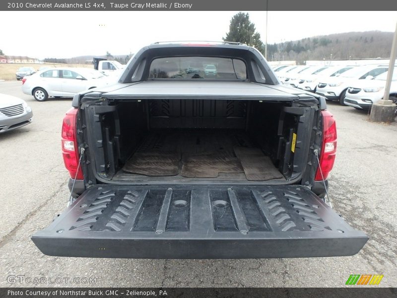 Taupe Gray Metallic / Ebony 2010 Chevrolet Avalanche LS 4x4