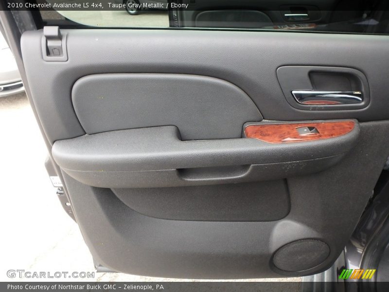 Taupe Gray Metallic / Ebony 2010 Chevrolet Avalanche LS 4x4