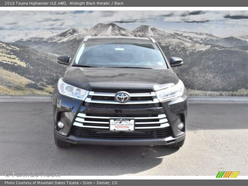 Midnight Black Metallic / Black 2019 Toyota Highlander XLE AWD