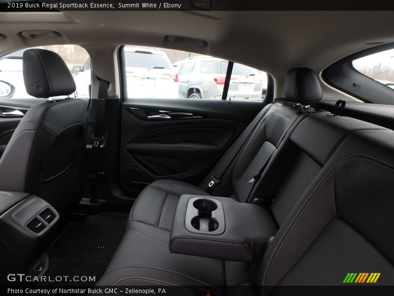 Summit White / Ebony 2019 Buick Regal Sportback Essence