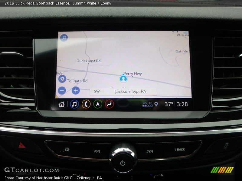 Summit White / Ebony 2019 Buick Regal Sportback Essence