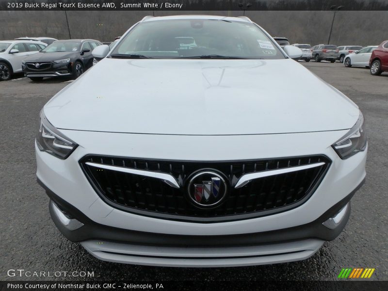 Summit White / Ebony 2019 Buick Regal TourX Essence AWD
