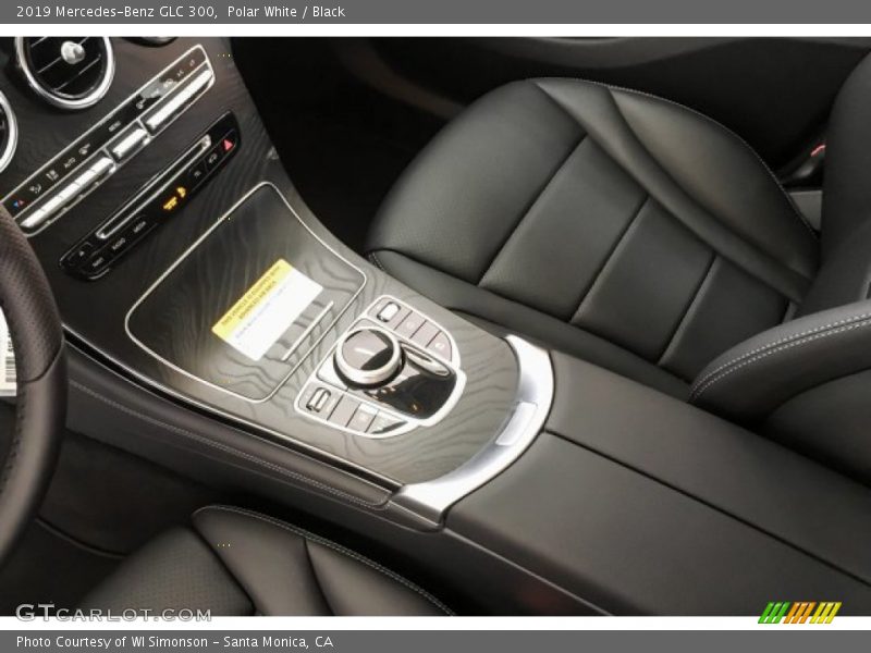 Polar White / Black 2019 Mercedes-Benz GLC 300
