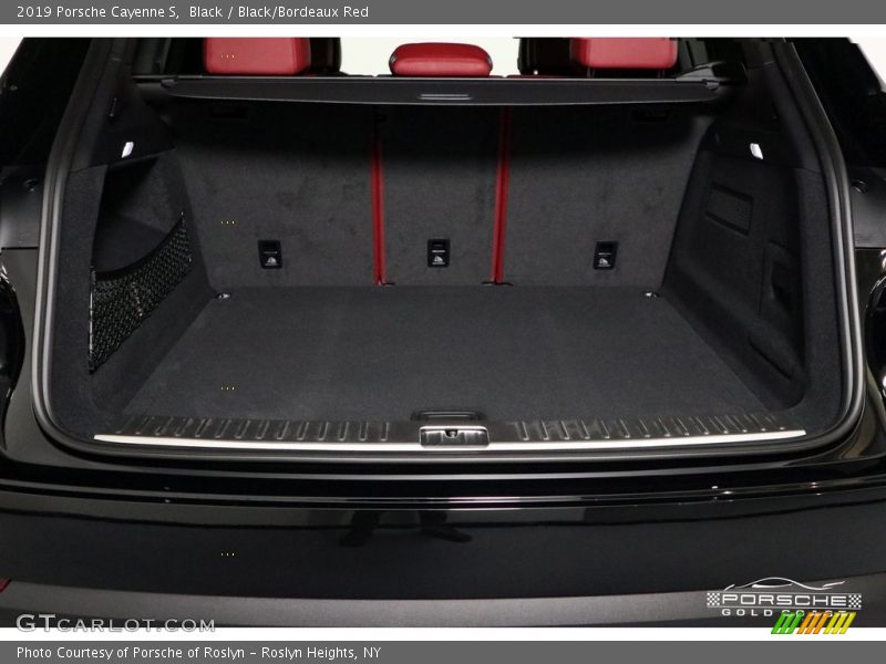 Black / Black/Bordeaux Red 2019 Porsche Cayenne S