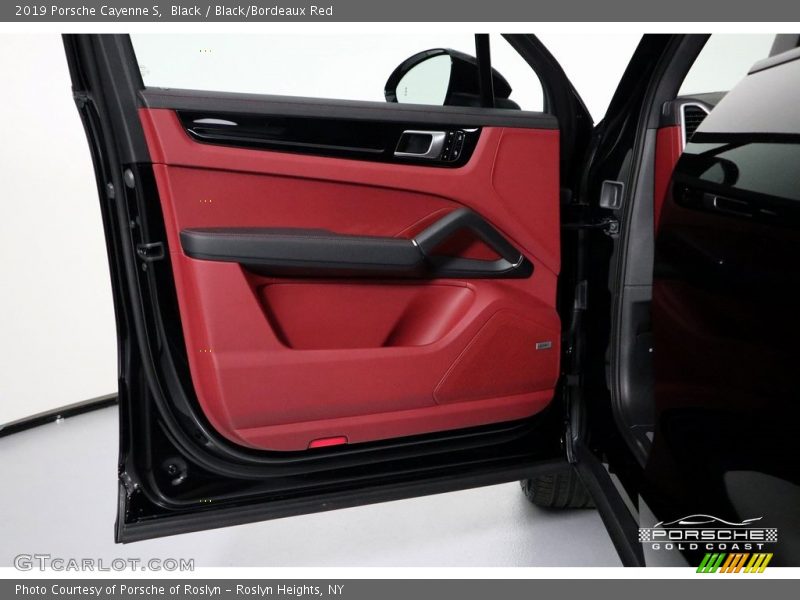 Black / Black/Bordeaux Red 2019 Porsche Cayenne S