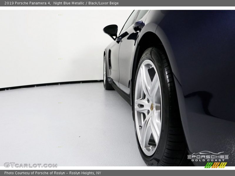 Night Blue Metallic / Black/Luxor Beige 2019 Porsche Panamera 4