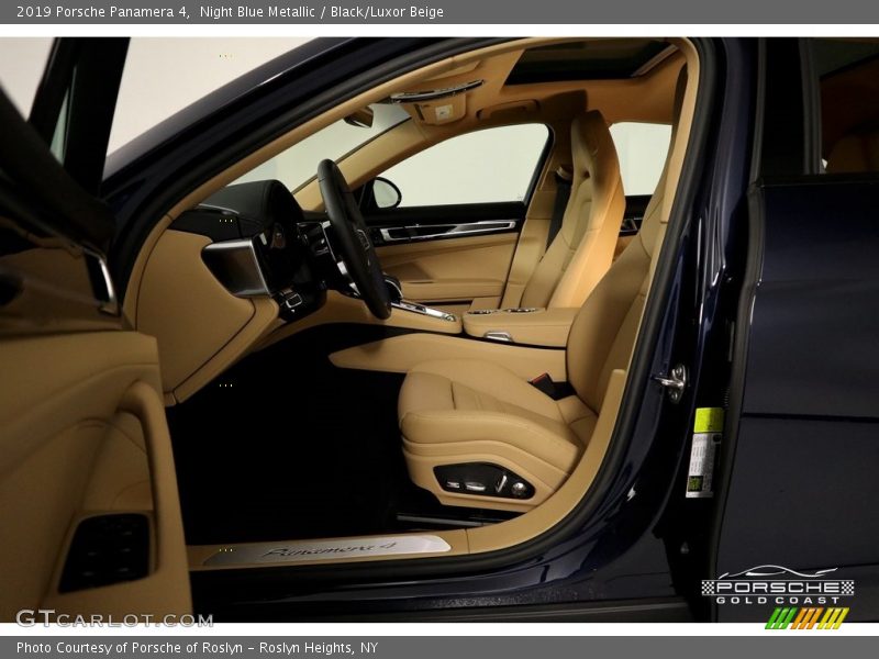 Night Blue Metallic / Black/Luxor Beige 2019 Porsche Panamera 4
