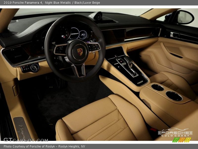 Night Blue Metallic / Black/Luxor Beige 2019 Porsche Panamera 4