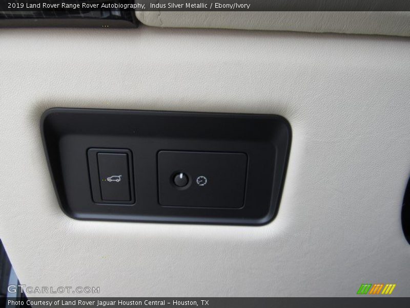 Indus Silver Metallic / Ebony/Ivory 2019 Land Rover Range Rover Autobiography