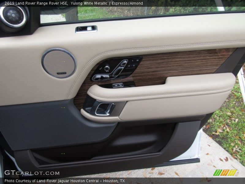 Yulong White Metallic / Espresso/Almond 2019 Land Rover Range Rover HSE