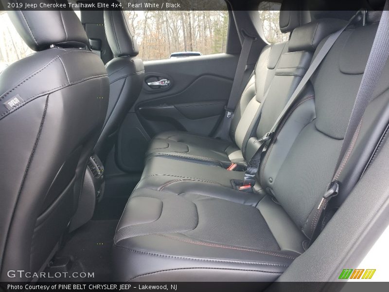 Pearl White / Black 2019 Jeep Cherokee Trailhawk Elite 4x4