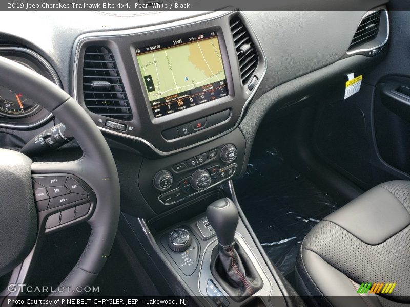 Pearl White / Black 2019 Jeep Cherokee Trailhawk Elite 4x4
