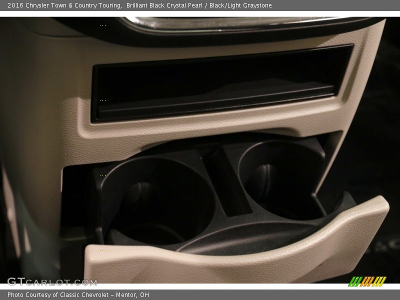 Brilliant Black Crystal Pearl / Black/Light Graystone 2016 Chrysler Town & Country Touring