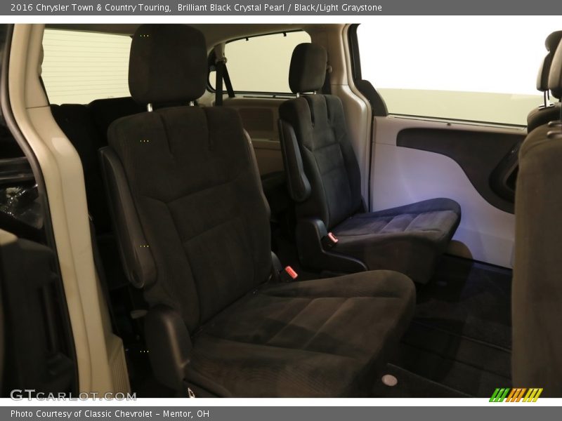 Brilliant Black Crystal Pearl / Black/Light Graystone 2016 Chrysler Town & Country Touring