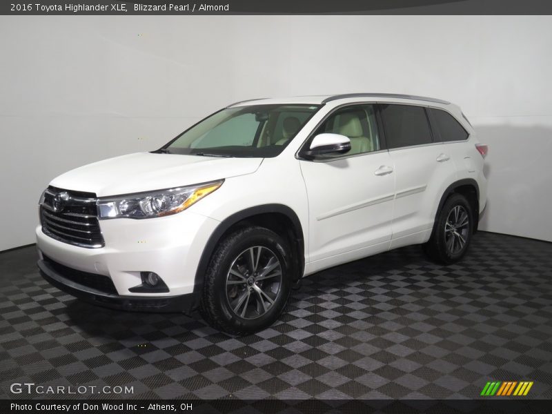 Blizzard Pearl / Almond 2016 Toyota Highlander XLE