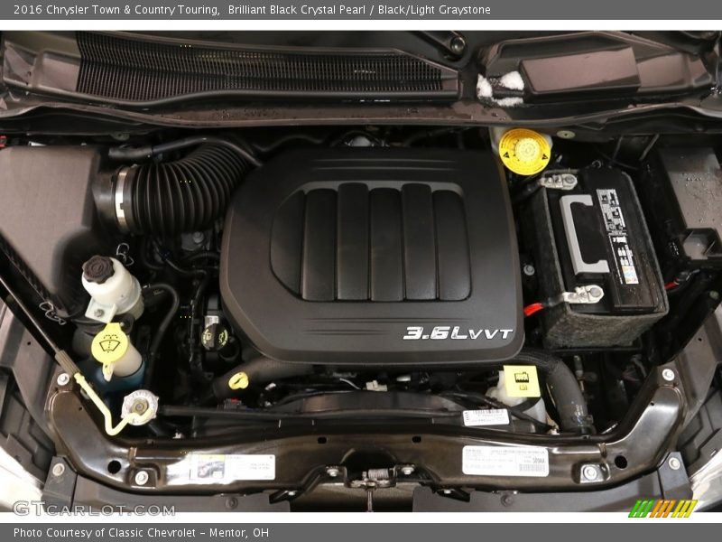 Brilliant Black Crystal Pearl / Black/Light Graystone 2016 Chrysler Town & Country Touring