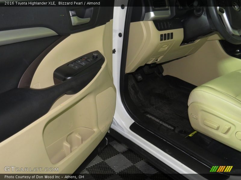 Blizzard Pearl / Almond 2016 Toyota Highlander XLE