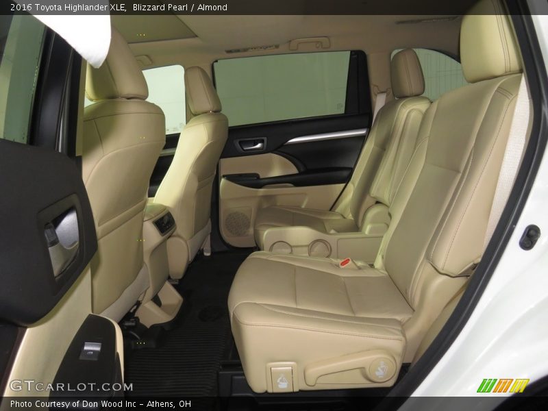 Blizzard Pearl / Almond 2016 Toyota Highlander XLE