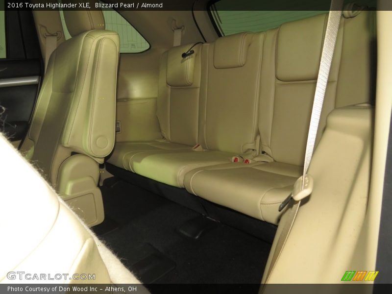 Blizzard Pearl / Almond 2016 Toyota Highlander XLE
