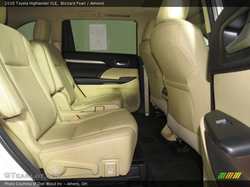 Blizzard Pearl / Almond 2016 Toyota Highlander XLE