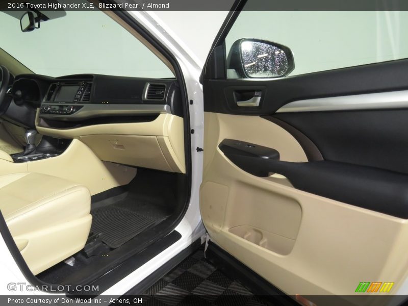 Blizzard Pearl / Almond 2016 Toyota Highlander XLE