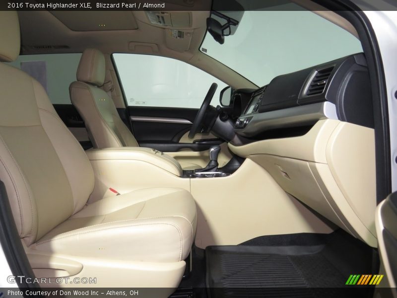 Blizzard Pearl / Almond 2016 Toyota Highlander XLE