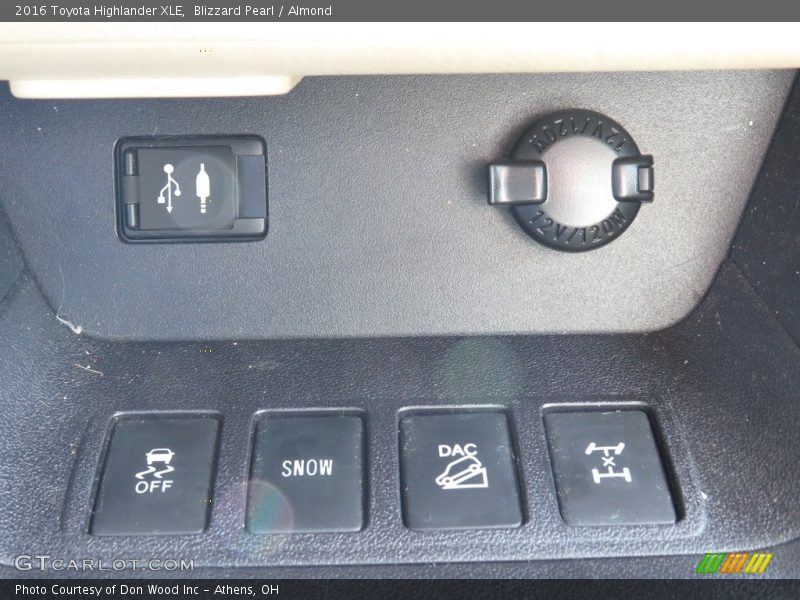 Blizzard Pearl / Almond 2016 Toyota Highlander XLE