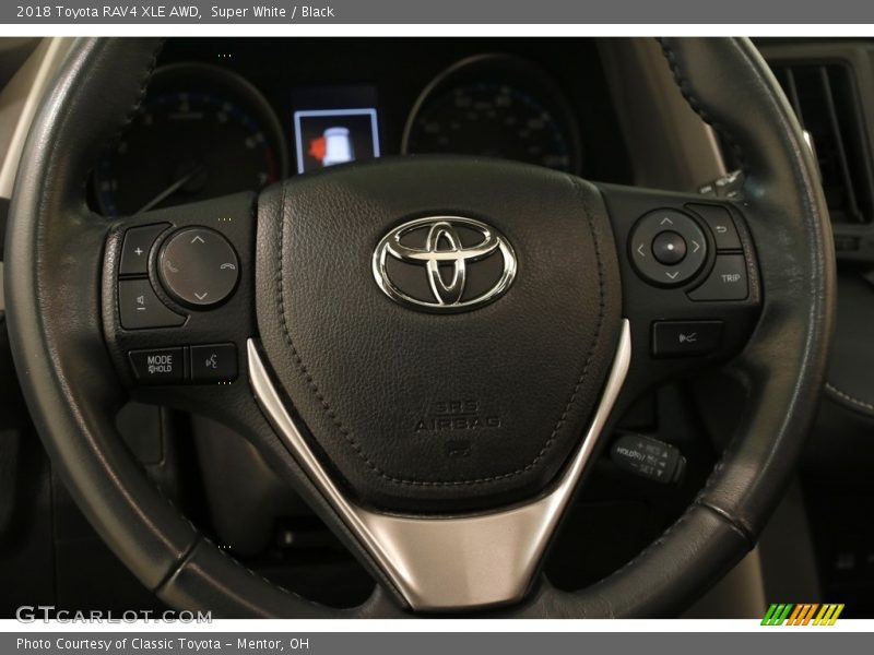 Super White / Black 2018 Toyota RAV4 XLE AWD