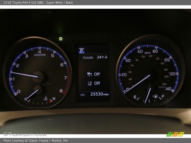 Super White / Black 2018 Toyota RAV4 XLE AWD