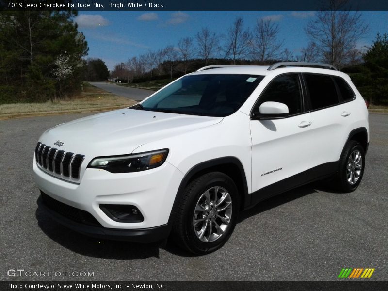 Bright White / Black 2019 Jeep Cherokee Latitude Plus