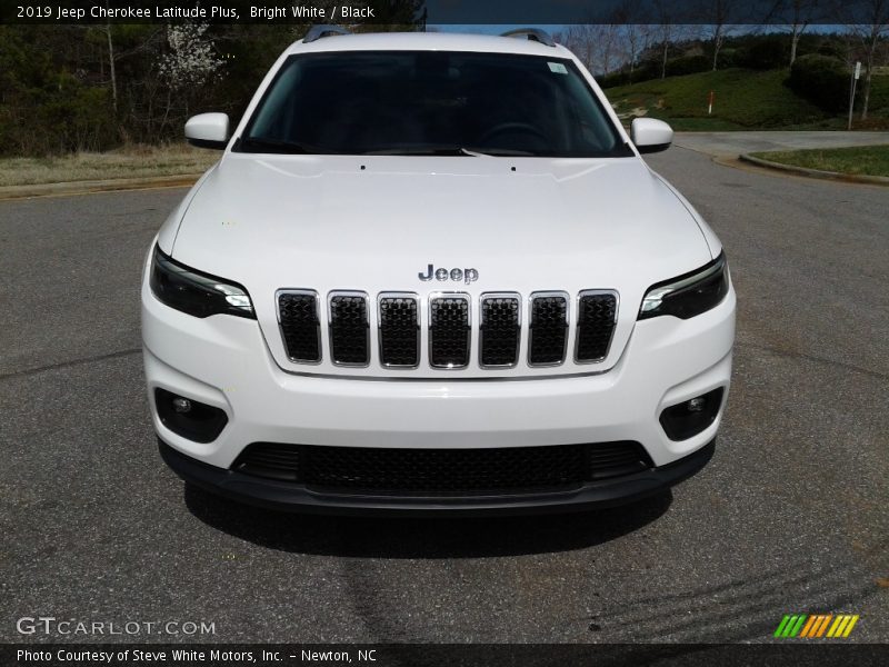 Bright White / Black 2019 Jeep Cherokee Latitude Plus