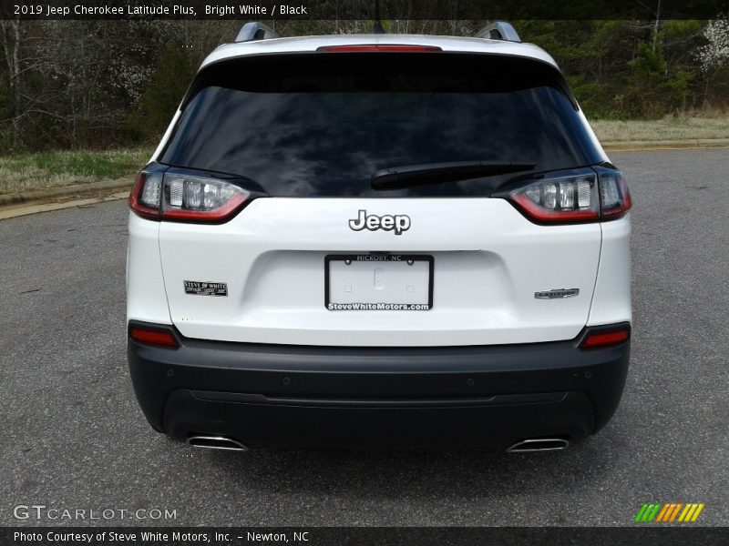 Bright White / Black 2019 Jeep Cherokee Latitude Plus