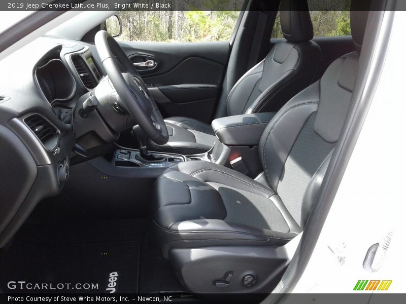 Bright White / Black 2019 Jeep Cherokee Latitude Plus