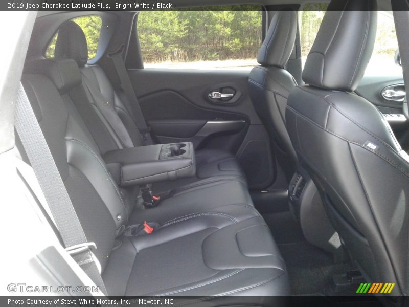 Bright White / Black 2019 Jeep Cherokee Latitude Plus