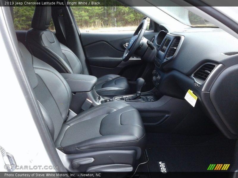 Bright White / Black 2019 Jeep Cherokee Latitude Plus