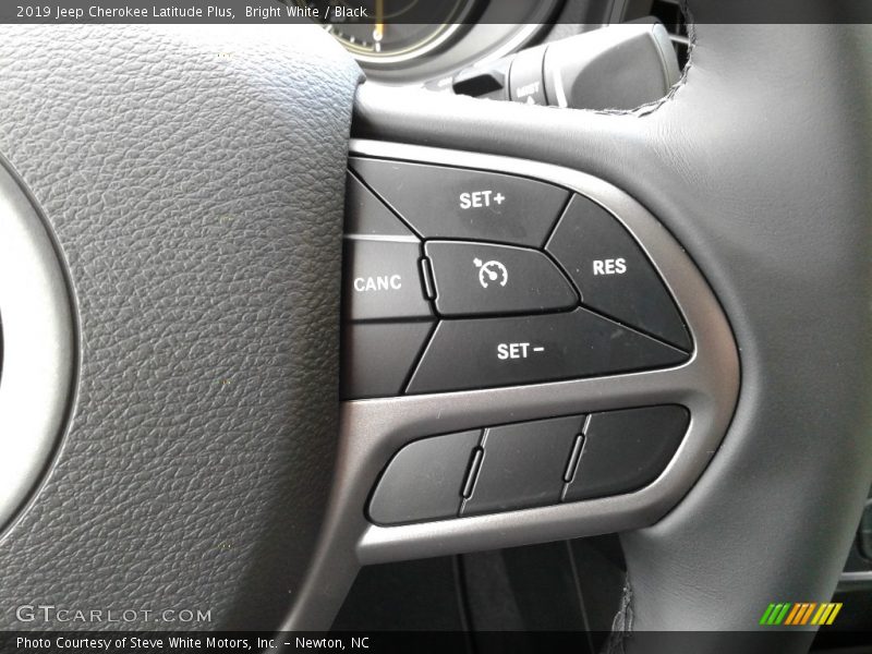 Bright White / Black 2019 Jeep Cherokee Latitude Plus