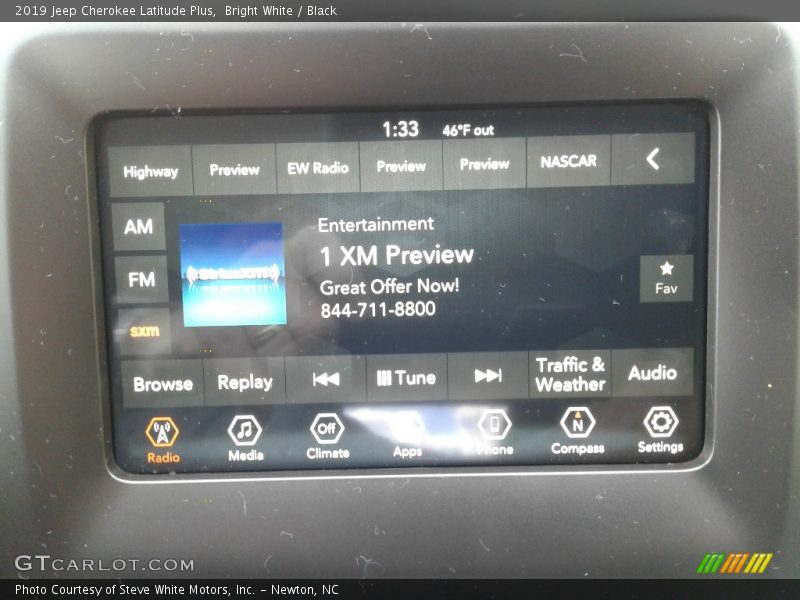 Bright White / Black 2019 Jeep Cherokee Latitude Plus