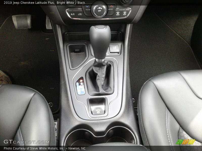 Bright White / Black 2019 Jeep Cherokee Latitude Plus
