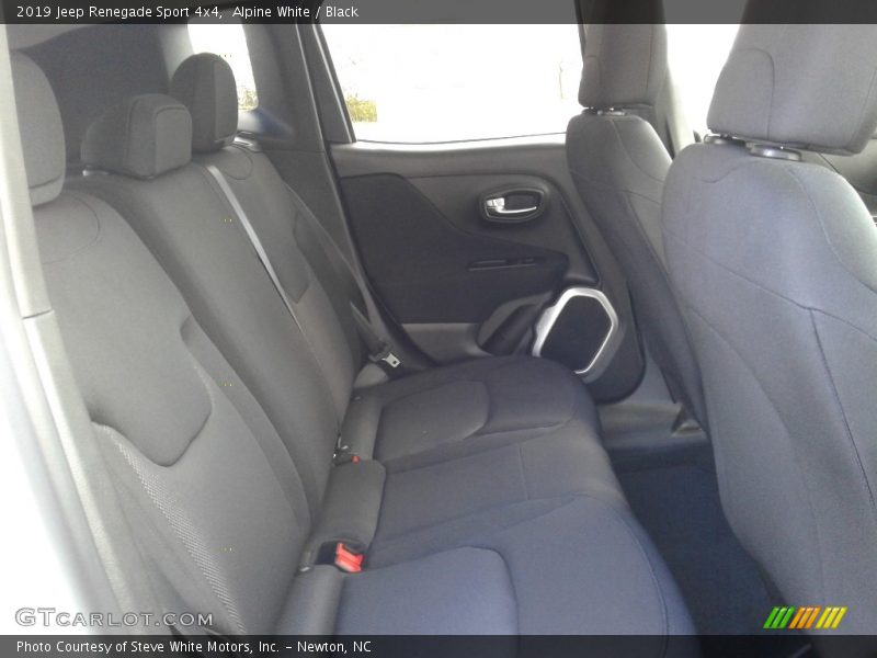 Alpine White / Black 2019 Jeep Renegade Sport 4x4