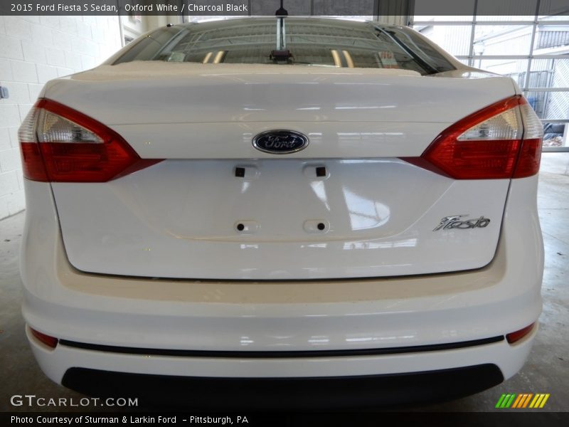 Oxford White / Charcoal Black 2015 Ford Fiesta S Sedan