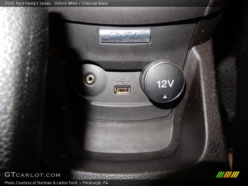Oxford White / Charcoal Black 2015 Ford Fiesta S Sedan