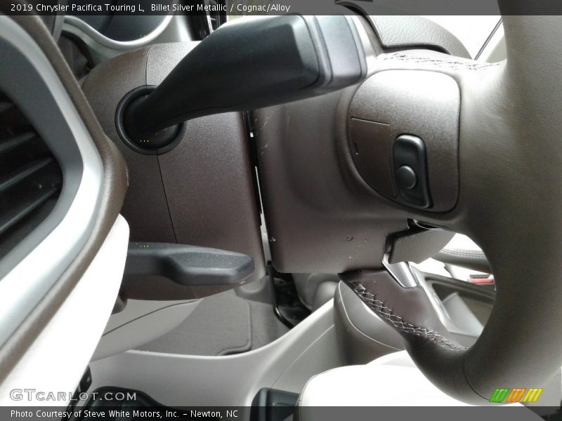 Billet Silver Metallic / Cognac/Alloy 2019 Chrysler Pacifica Touring L